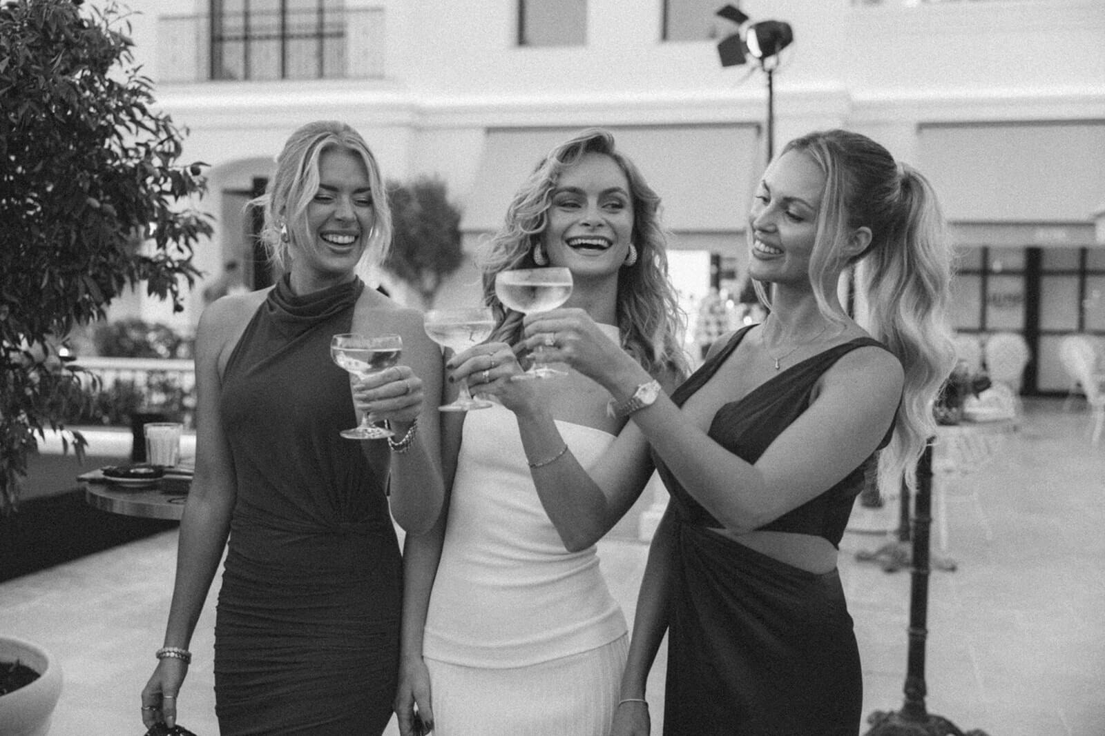 alt:"Servicios de fotografía y video para eventos en Marbella. ByNau"