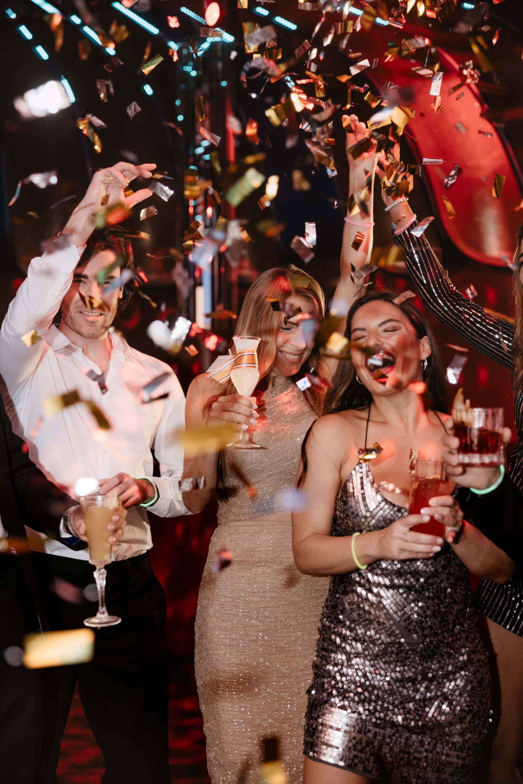 alt: "fotografía profesional de cena navideña, La Zambra, Marbella. By Nau"